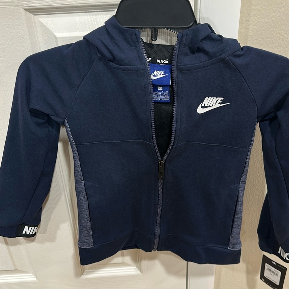 NWT Boys size 5, navy lightweight jacket